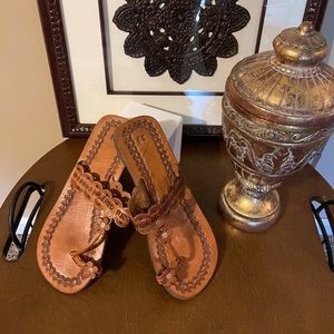 Branded Womens Genuine Leather Slides with flower toe ring size (Puerto Rico 39)